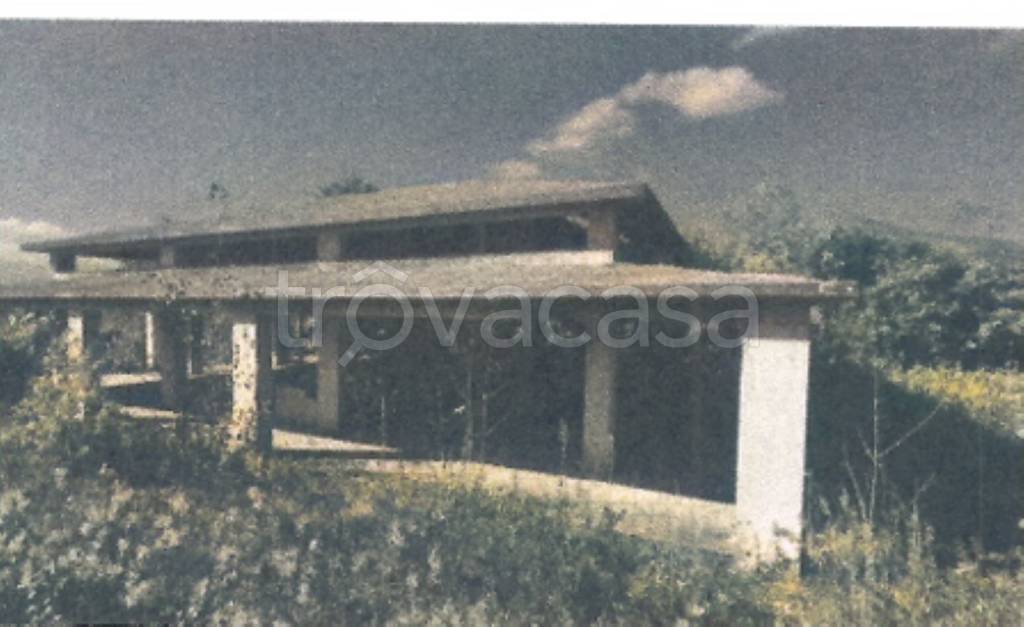 locale commerciale in vendita a San Martino Valle Caudina