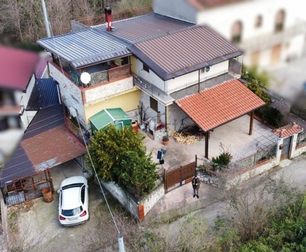 quadrivano in vendita a San Martino Valle Caudina