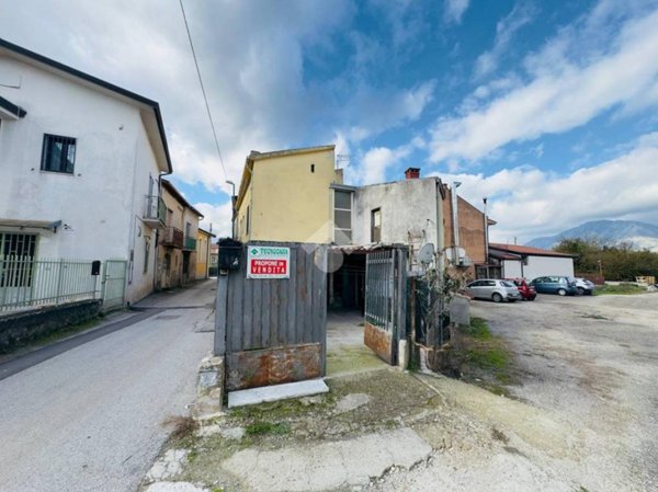 casa indipendente in vendita a San Martino Valle Caudina in zona San Palerio