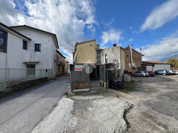 casa indipendente in vendita a San Martino Valle Caudina in zona San Palerio