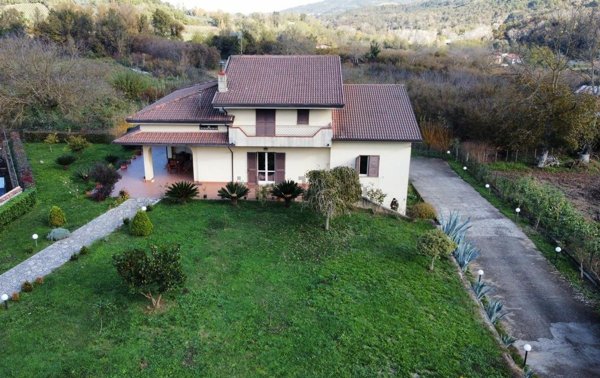 casa indipendente in vendita a San Martino Valle Caudina
