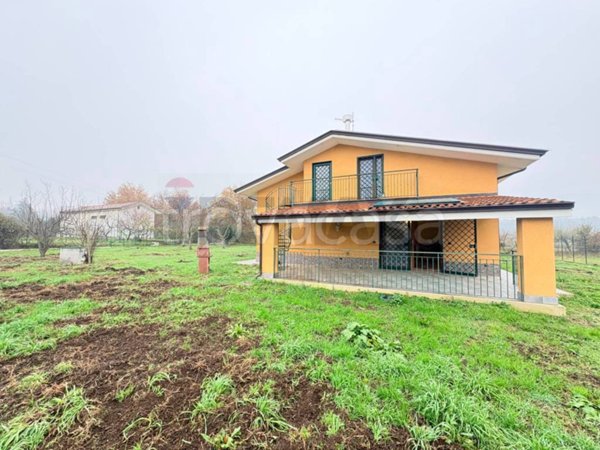 casa indipendente in vendita a San Martino Valle Caudina in zona Rocchi