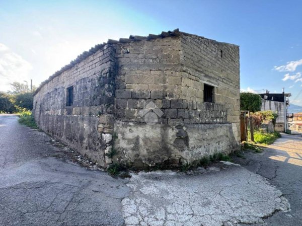 casa indipendente in vendita a San Martino Valle Caudina