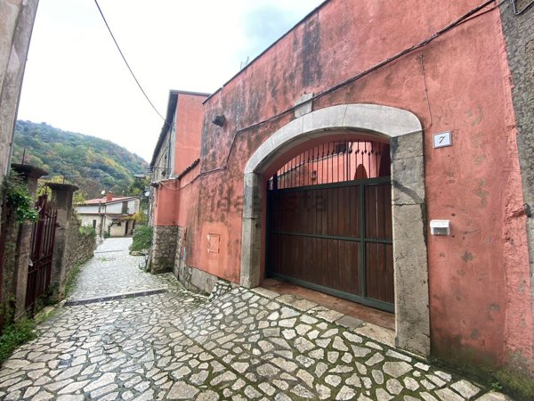 quadrivano in vendita a San Martino Valle Caudina