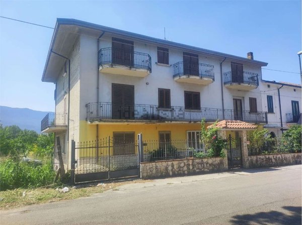 appartamento in vendita a San Martino Valle Caudina in zona Tedeschi