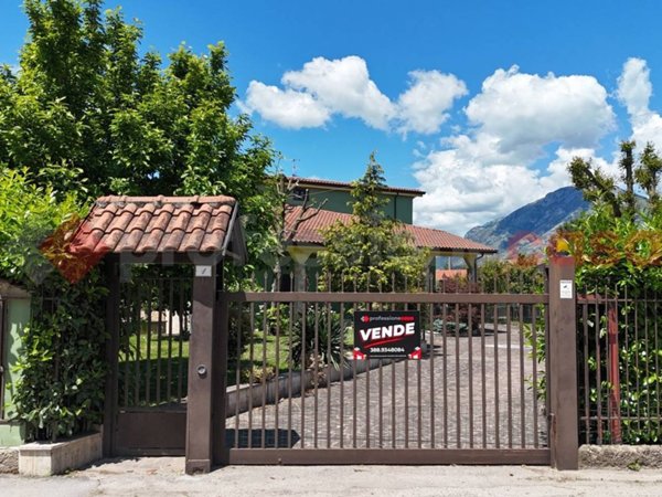 casa indipendente in vendita a San Martino Valle Caudina in zona Tedeschi