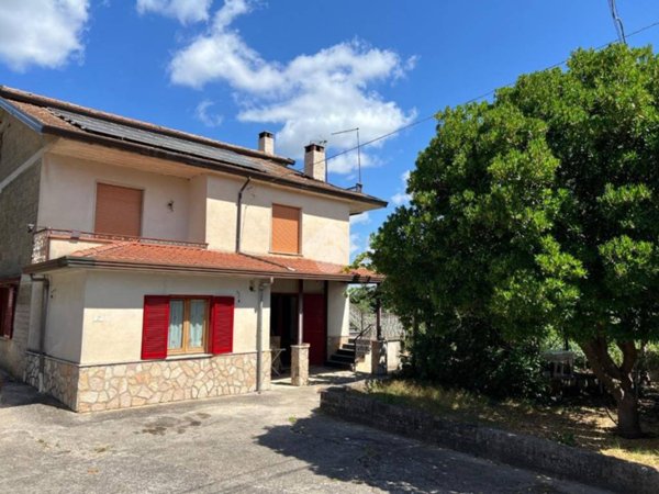 casa indipendente in vendita a San Michele di Serino