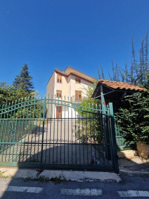 casa indipendente in vendita a San Michele di Serino