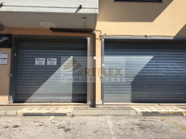 negozio in vendita a San Potito Ultra
