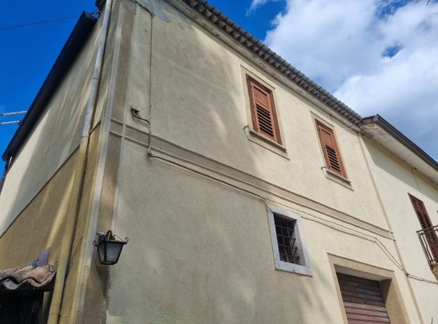 casa indipendente in vendita a San Potito Ultra