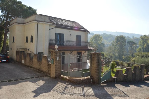 casa indipendente in vendita a San Potito Ultra