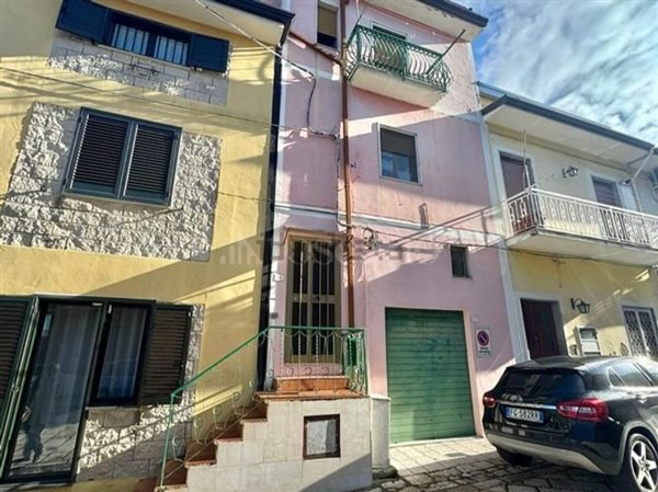 casa semindipendente in vendita a San Potito Ultra