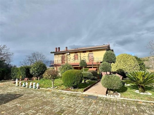 casa indipendente in vendita a San Potito Ultra