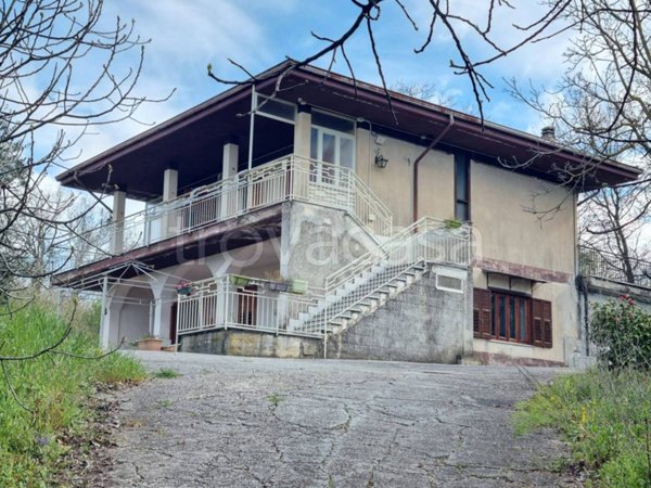 casa indipendente in vendita a San Potito Ultra