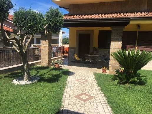 casa indipendente in vendita a San Potito Ultra