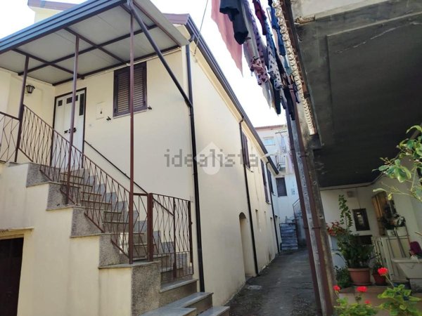 casa semindipendente in vendita a San Potito Ultra