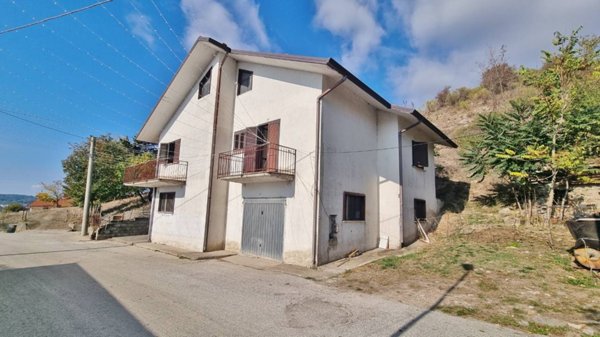 casa indipendente in vendita a San Sossio Baronia