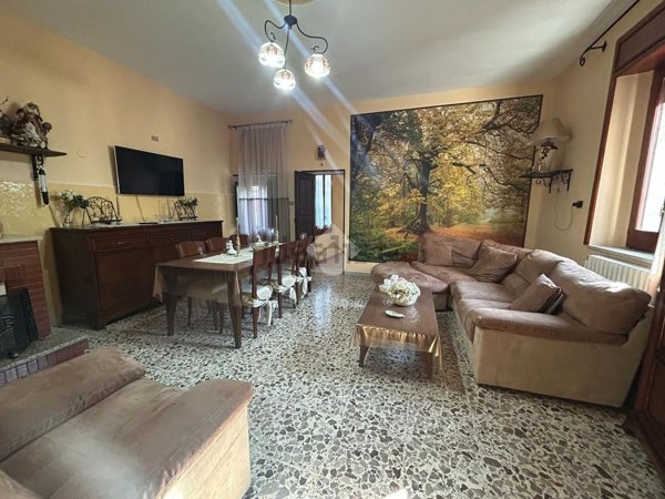 casa indipendente in vendita a Santa Lucia di Serino