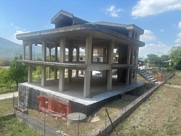 casa indipendente in vendita a Santa Lucia di Serino