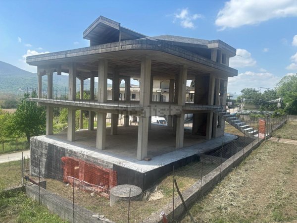 casa indipendente in vendita a Santa Lucia di Serino