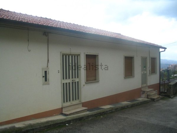 casa indipendente in vendita a Sant'Angelo all'Esca