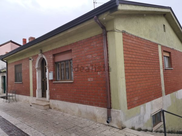 casa indipendente in vendita a Sant'Angelo all'Esca