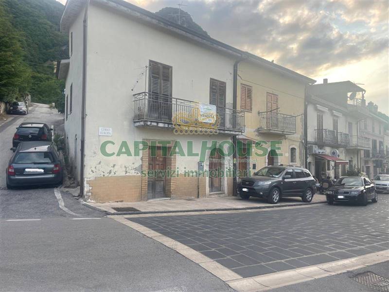 casa indipendente in vendita a Sant'Angelo a Scala