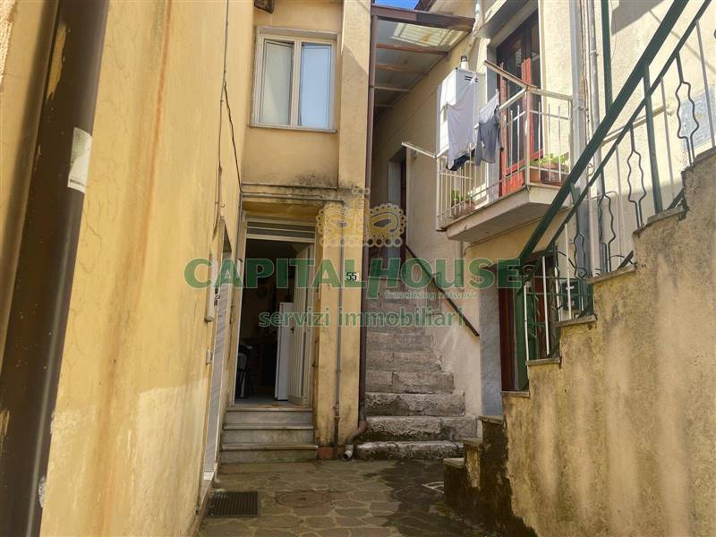 casa indipendente in vendita a Sant'Angelo a Scala