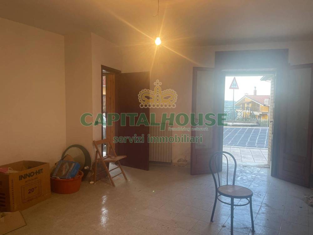 casa indipendente in vendita a Sant'Angelo a Scala