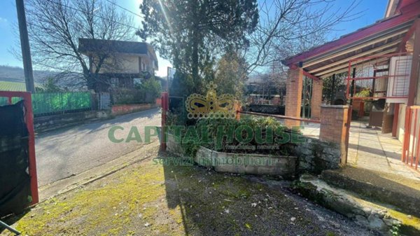 casa indipendente in vendita a Sant'Angelo a Scala