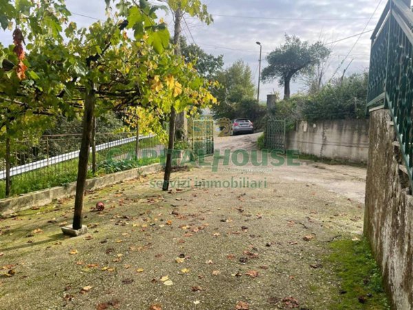 casa indipendente in vendita a Sant'Angelo a Scala