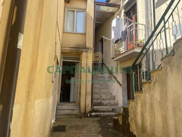 casa indipendente in vendita a Sant'Angelo a Scala