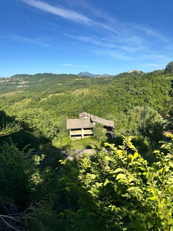 casa indipendente in vendita a Sant'Angelo a Scala