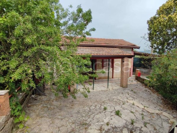 casa indipendente in vendita a Sant'Angelo a Scala