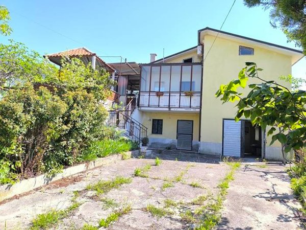casa indipendente in vendita a Sant'Angelo dei Lombardi in zona Montanaldo