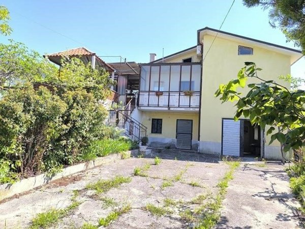casa indipendente in vendita a Sant'Angelo dei Lombardi in zona Montanaldo
