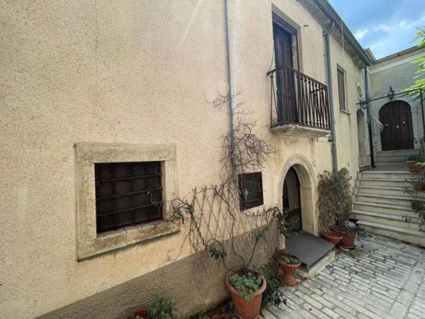 casa indipendente in vendita a Sant'Angelo dei Lombardi