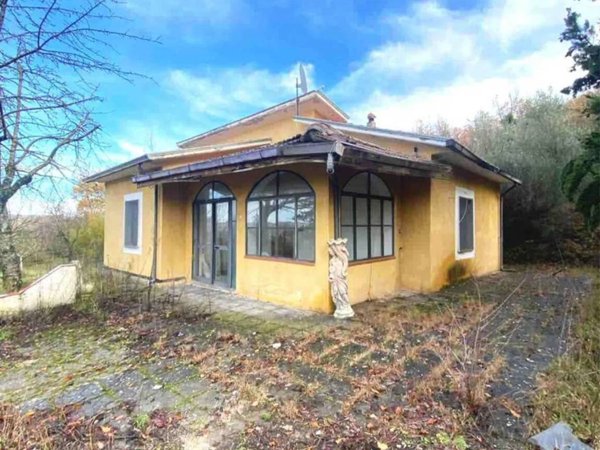 casa indipendente in vendita a Sant'Angelo dei Lombardi in zona Monticchio