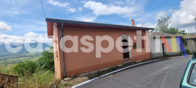 casa indipendente in vendita a Sant'Angelo dei Lombardi in zona San Gennaro