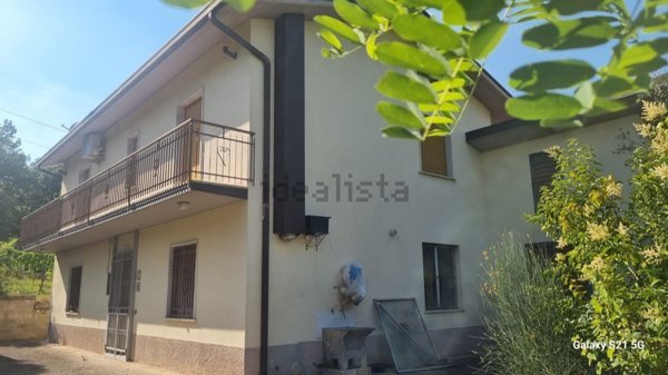 casa indipendente in vendita a Sant'Angelo dei Lombardi