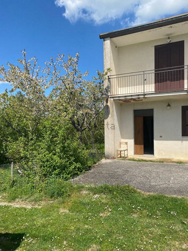 casa indipendente in vendita a Sant'Angelo dei Lombardi