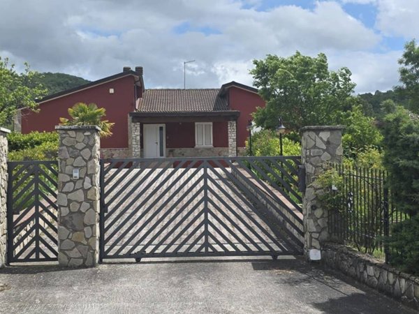 casa indipendente in vendita a Sant'Angelo dei Lombardi