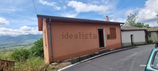 casa indipendente in vendita a Sant'Angelo dei Lombardi in zona San Gennaro
