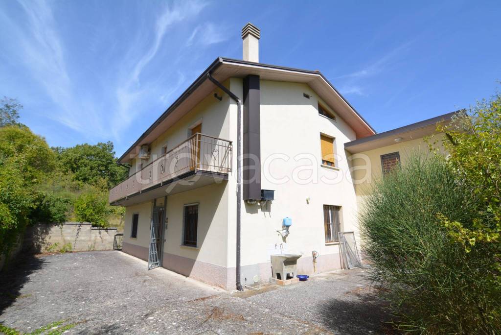 casa indipendente in vendita a Sant'Angelo dei Lombardi
