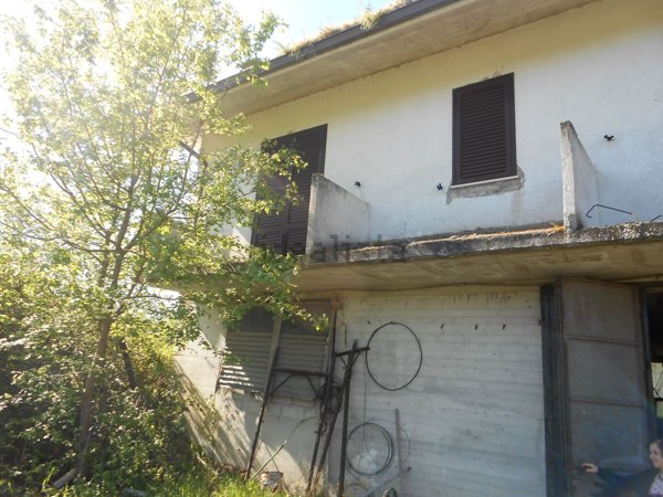 casa indipendente in vendita a Santa Paolina in zona Sala