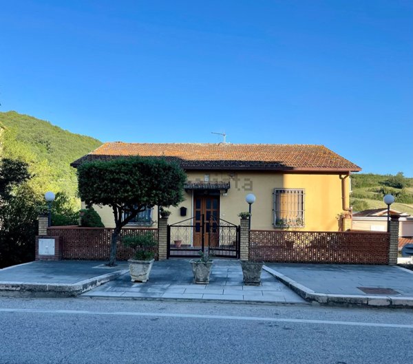 casa indipendente in vendita a Savignano Irpino