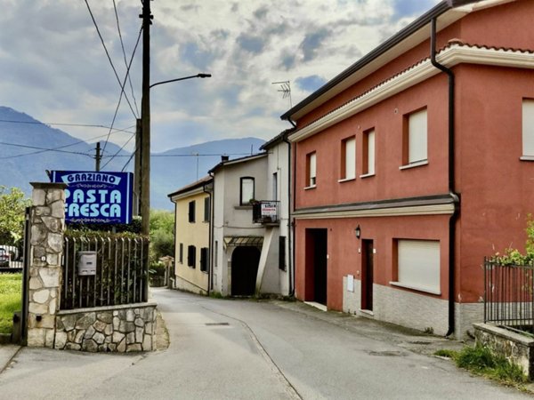casa semindipendente in vendita a Serino