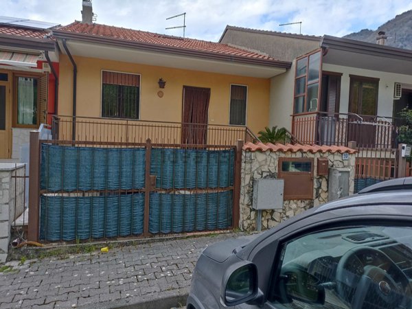 casa indipendente in vendita a Serino