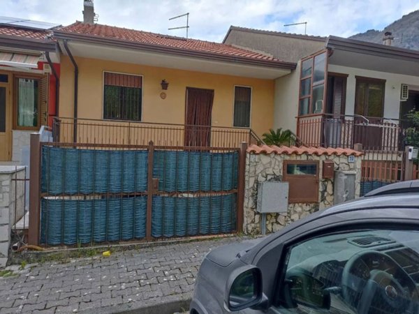 casa indipendente in vendita a Serino