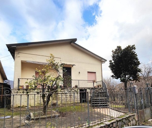 casa indipendente in vendita a Serino